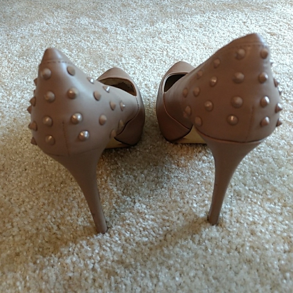Heels - Picture 4 of 4